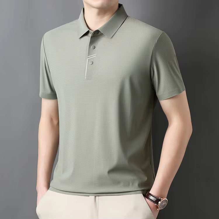 camisa polo masculina VERDE com tecido tecnológico respirável e proteção uv exibindo textura do tecido em detalhe