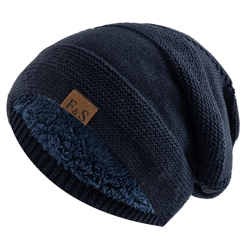 Gorro Térmico Montana taupe em tricô premium com forro interno quente e design slouchy moderno.