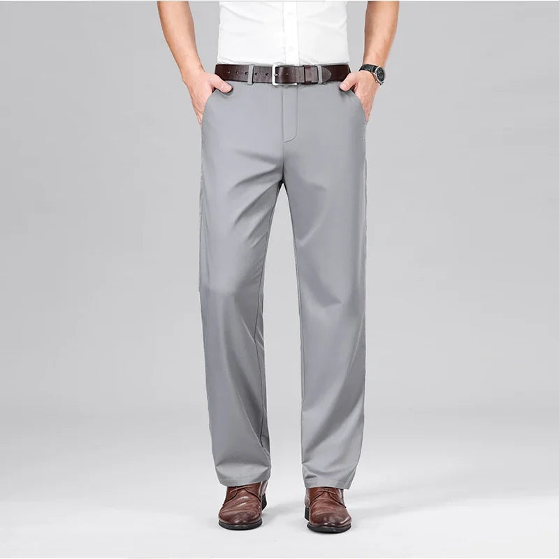 Calça Masculina Reta Leve em Tecido Respirável