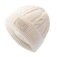 Gorro Térmico Alpine em tricô trabalhado com forro interno quente para dias frios.