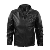 jaqueta masculina preta estilo couro biker com detalhes matelassê nos ombros