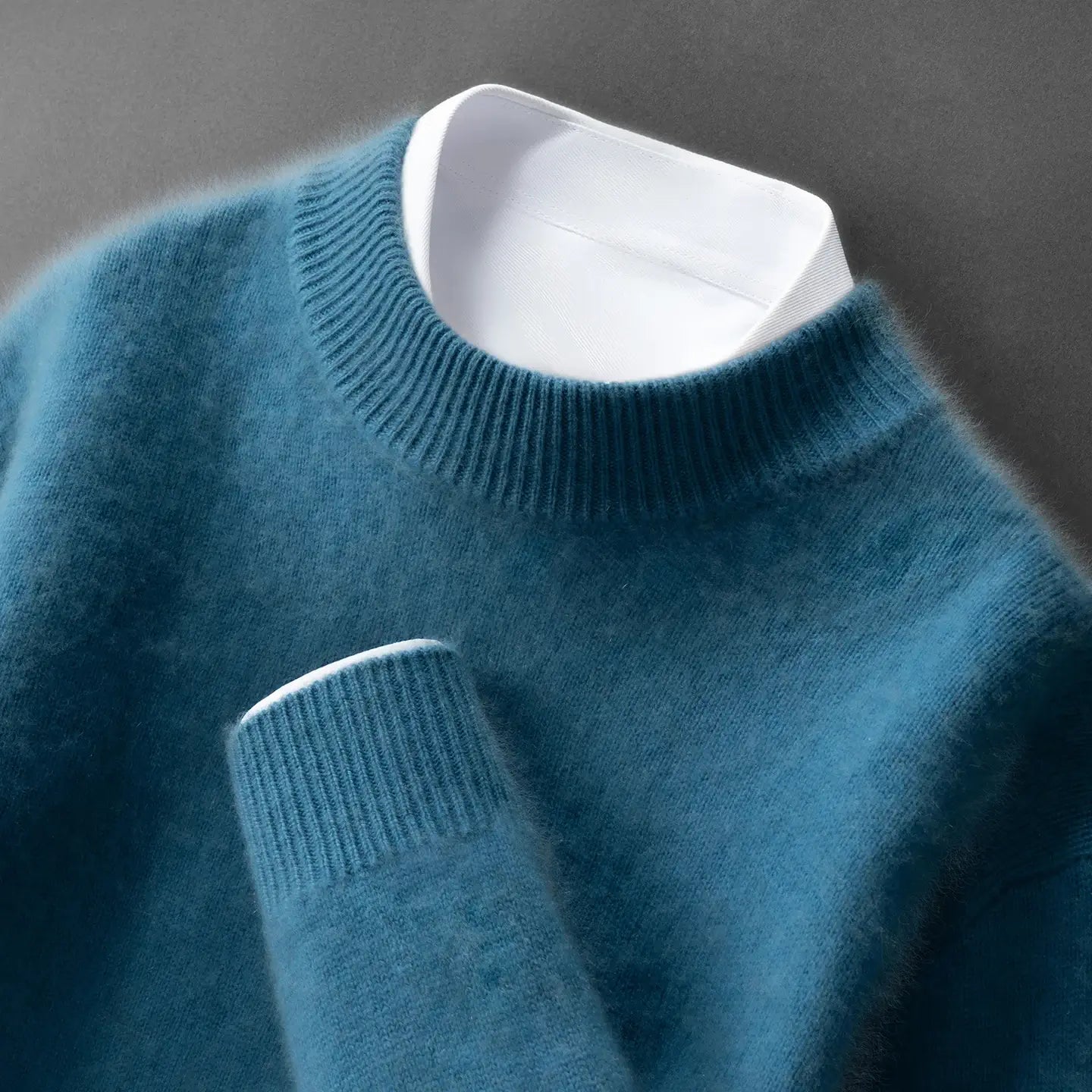 Suéter masculino em cashmere com gola alta e textura macia elegante para inverno sofisticado