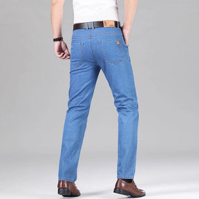 Calça Jeans Masculina Reta em Denim Leve com Lyocell