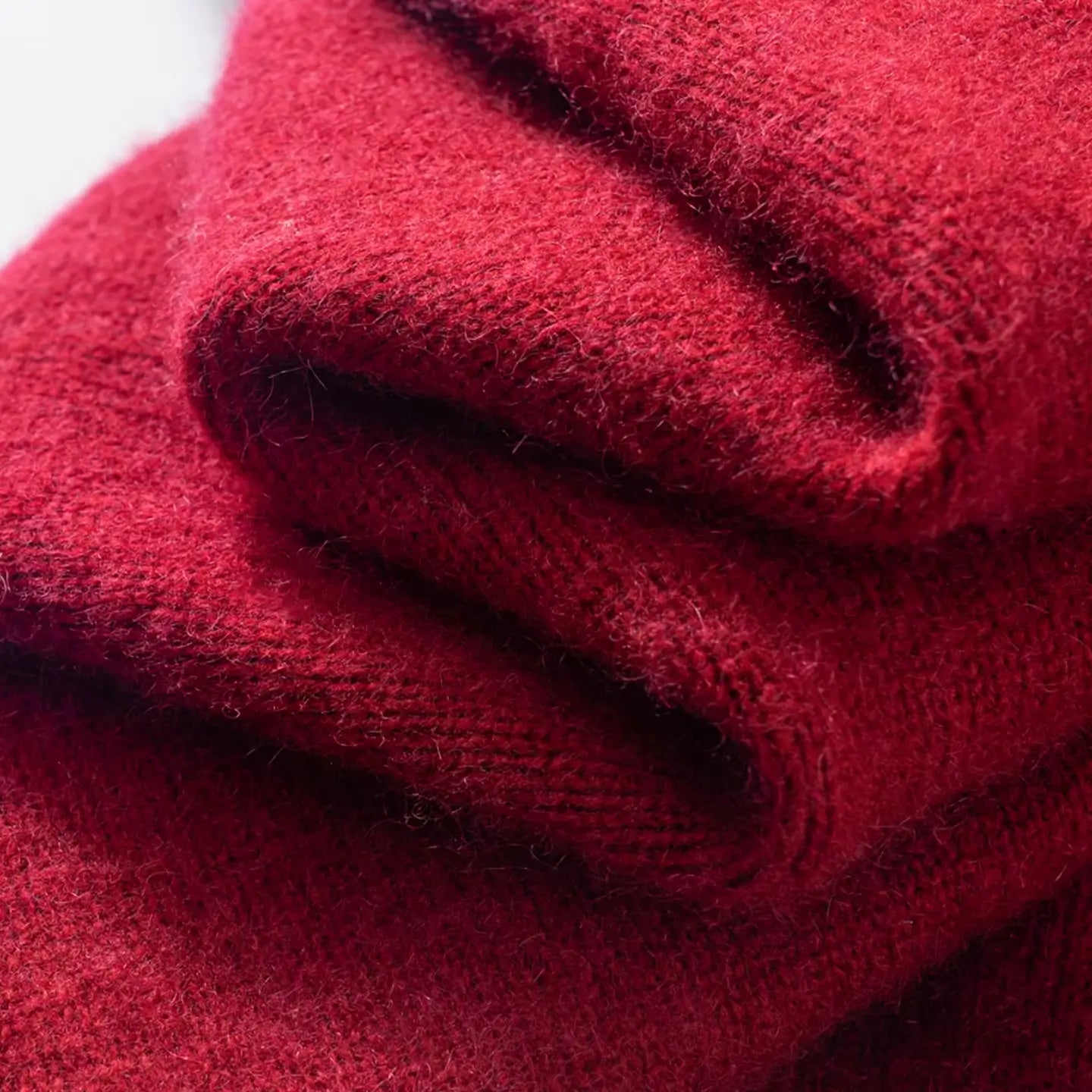Suéter masculino em cashmere com gola alta e textura macia elegante para inverno sofisticado