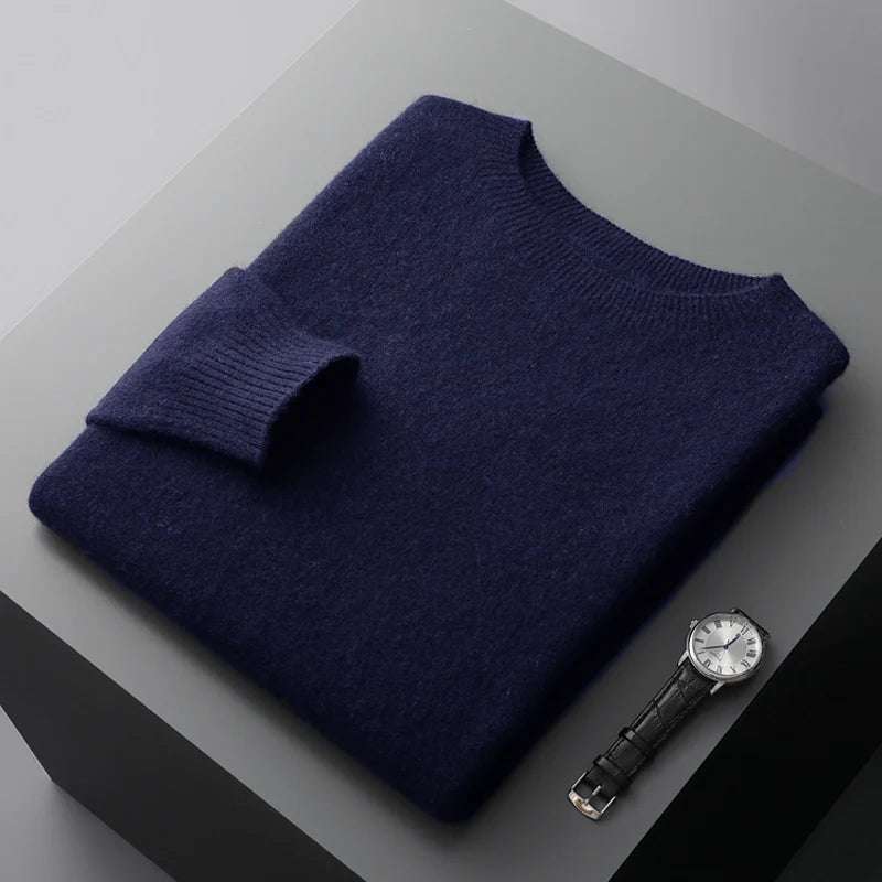 Suéter masculino em lã merino com gola careca e acabamento minimalista elegante para inverno