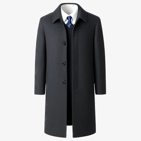 Homem vestindo sobretudo azul marinho masculino longo em cashmere com gola clássica