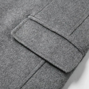 sobretudo masculino longo de lã cinza com bolsos e gola de blazer