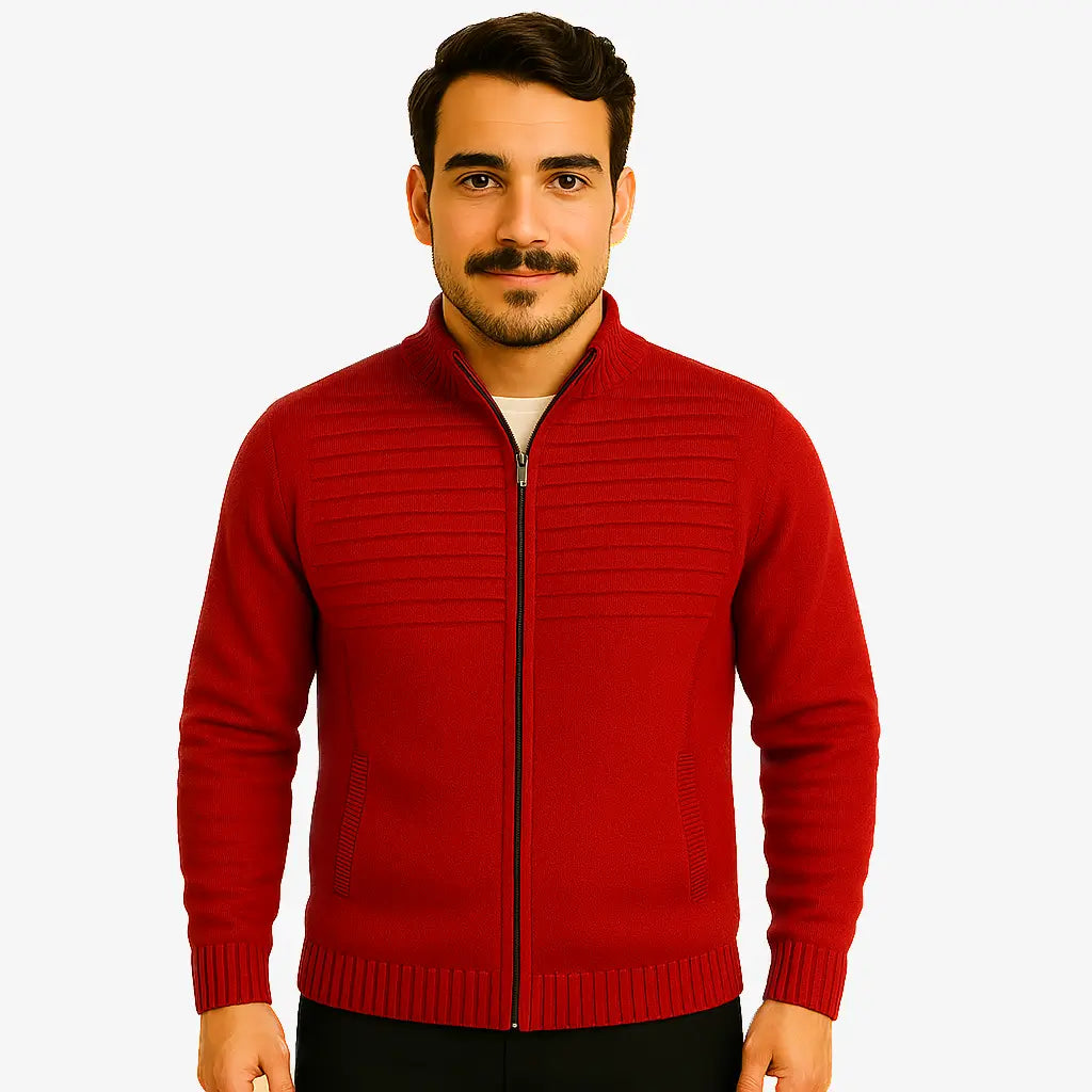 Homem vestindo suéter masculino vermelho com zíper frontal e textura canelada no peito, ideal para outono e inverno.