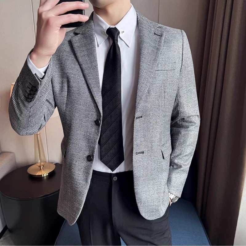 Blazer masculino social slim fit com textura sofisticada e modelagem elegante para eventos formais