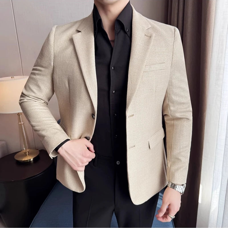 Blazer masculino social slim fit bege claro com textura sofisticada e modelagem elegante para eventos formais