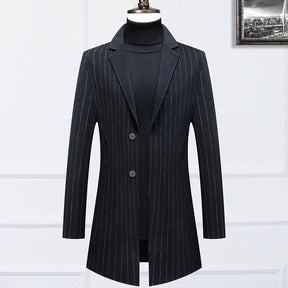 Casaco masculino de lã premium azul escuro com padronagem risca de giz e design executivo sofisticado para inverno