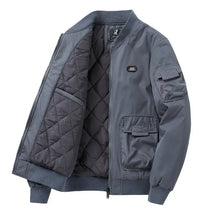 Jaqueta bomber masculina cargo bege premium com bolsos utilitários e forro térmico acolchoado para inverno
