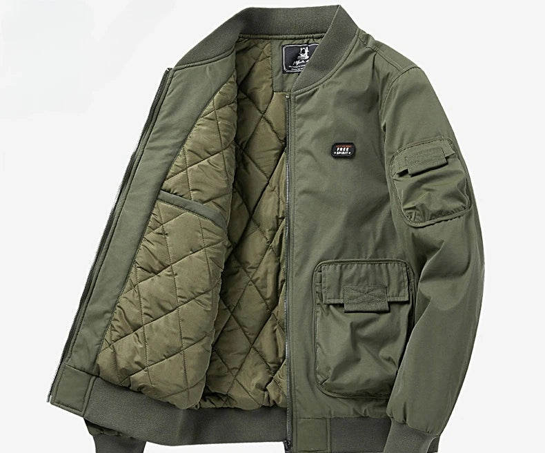 Jaqueta bomber masculina cargo bege premium com bolsos utilitários e forro térmico acolchoado para inverno