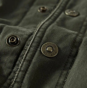 Jaqueta masculina sherpa premium bege forrada com interior térmico e design sofisticado para inverno