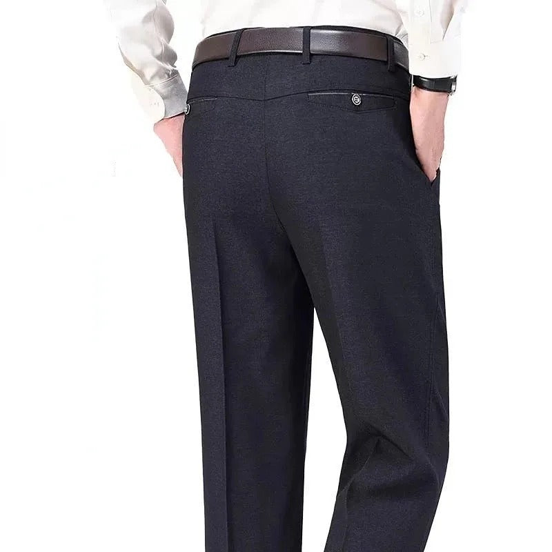 Calça masculina business com corte reto, tecido macio e visual elegante para uso diário e eventos sociais