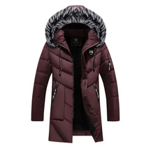 Parka masculina azul-marinho longa com capuz peluciado e forro térmico premium para inverno.