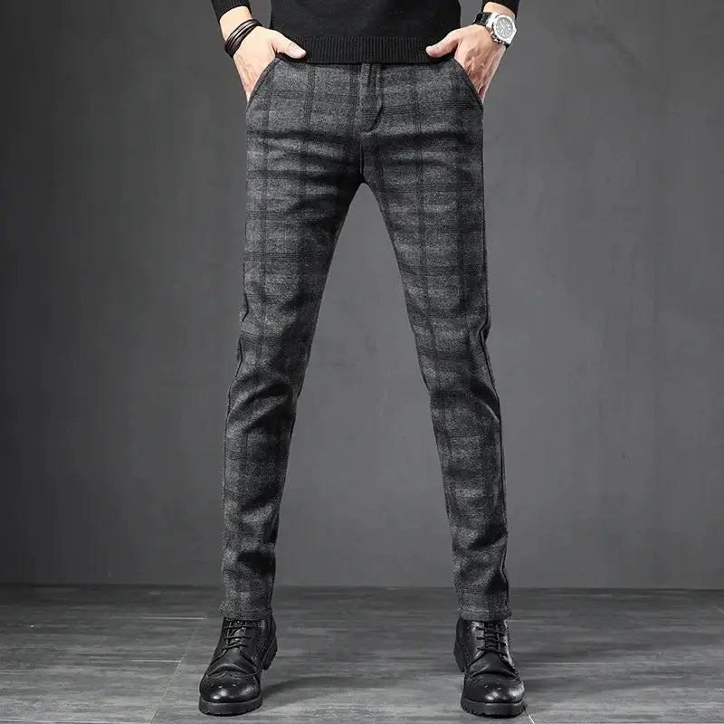 Calça masculina xadrez estilo inglês com modelagem slim e visual elegante para trabalho e uso diário