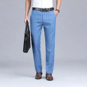 Calça Jeans Masculina Reta Leve em Algodão Denim