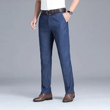 Calça Jeans Masculina Reta Leve em Algodão Denim