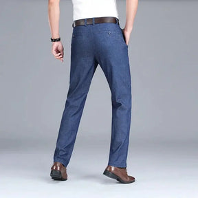 Calça Jeans Masculina Reta Leve em Algodão Denim