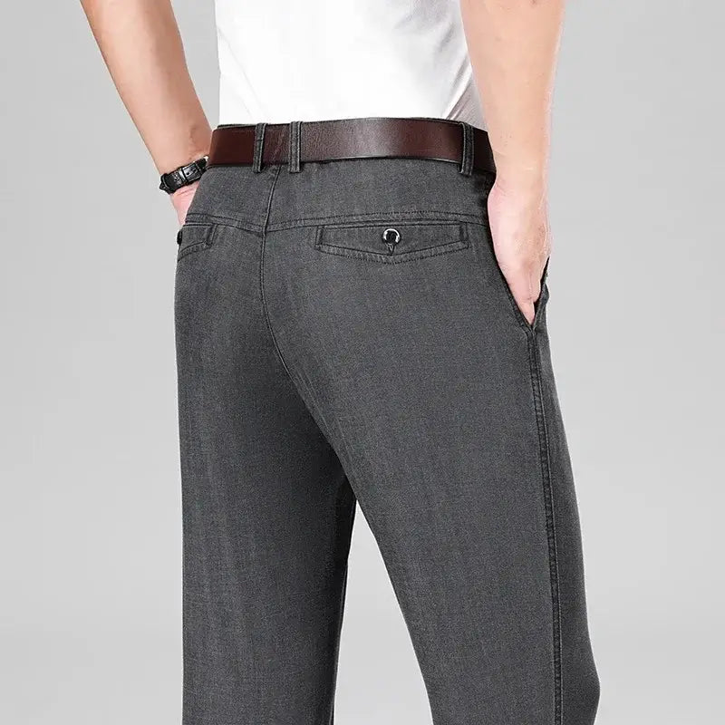 Calça Jeans Masculina Reta Leve em Algodão Denim