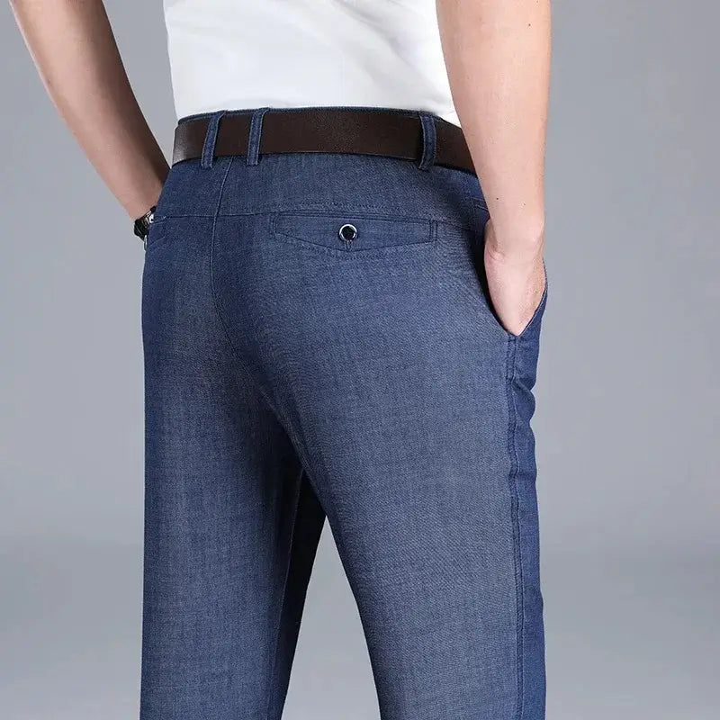 Calça Jeans Masculina Reta Leve em Algodão Denim