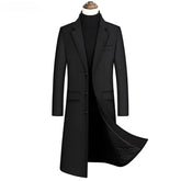 Sobretudo masculino preto slim premium com forro térmico acolchoado, design elegante e comprimento alongado para inverno