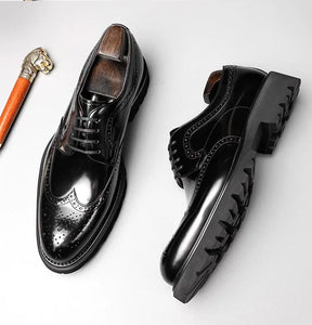 Sapato social Derby Wingtip masculino premium com acabamento polido sofisticado e solado robusto contemporâneo