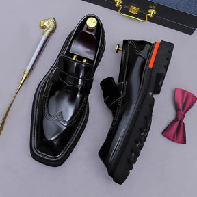 Sapato social loafer masculino premium com detalhes brogue sofisticados e solado robusto contemporâneo