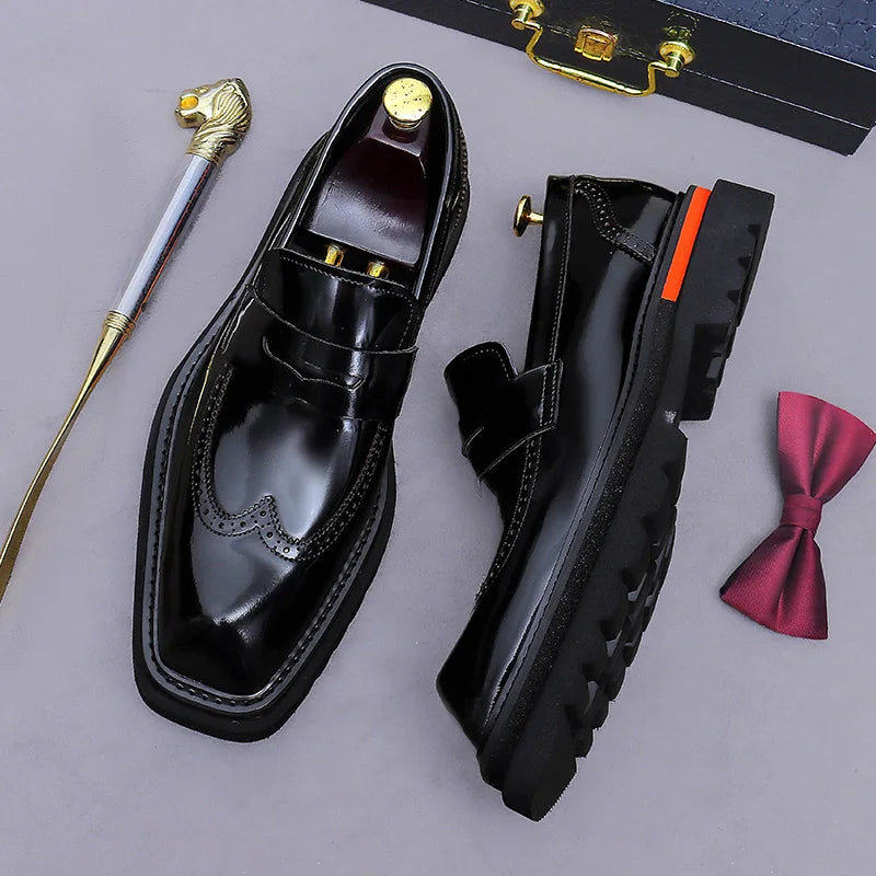 Sapato social loafer masculino premium com detalhes brogue sofisticados e solado robusto contemporâneo