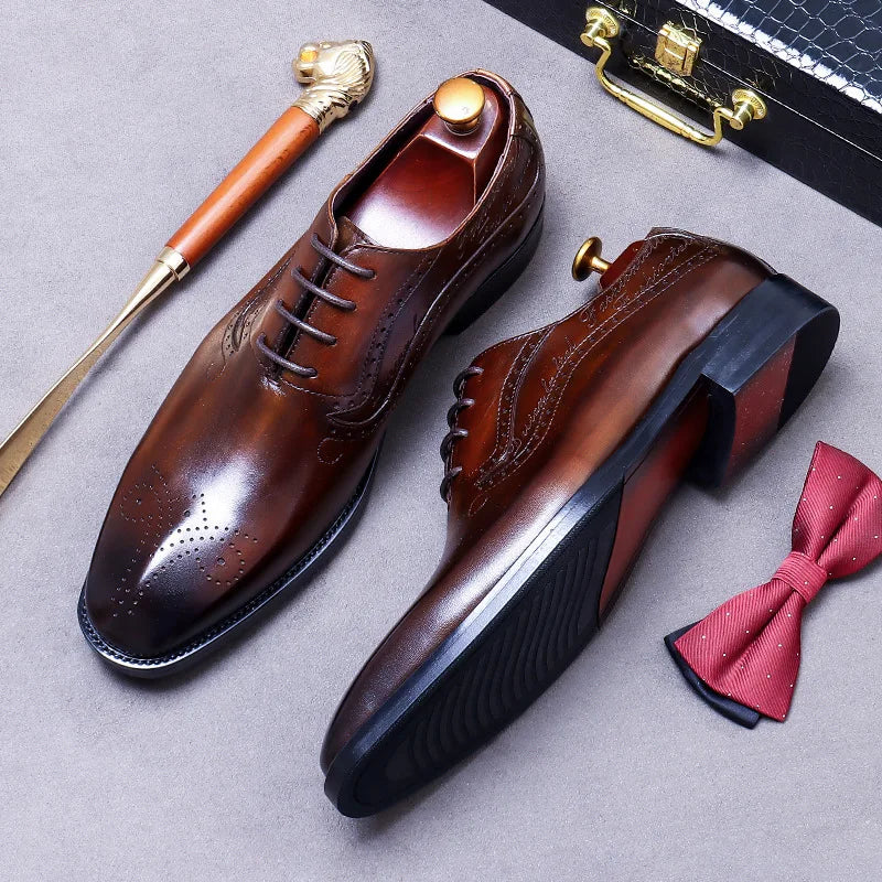 Sapato social Oxford masculino marrom premium com acabamento polido e detalhes brogue elegante