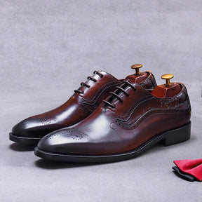 Sapato social Oxford masculino marrom premium com acabamento polido e detalhes brogue elegante