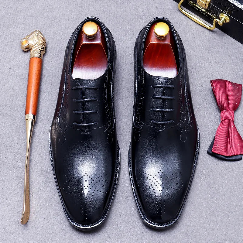 Sapato social Oxford masculino marrom premium com acabamento polido e detalhes brogue elegante