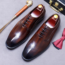 Sapato social Oxford masculino marrom premium com acabamento polido e detalhes brogue elegante