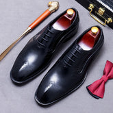 Sapato social Oxford masculino marrom premium com acabamento polido e detalhes brogue elegante