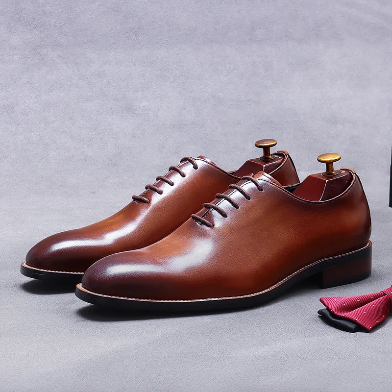 Sapato social Oxford wholecut masculino  premium com acabamento polido elegante