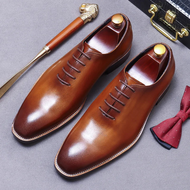 Sapato social Oxford wholecut masculino marrom premium com acabamento polido elegante