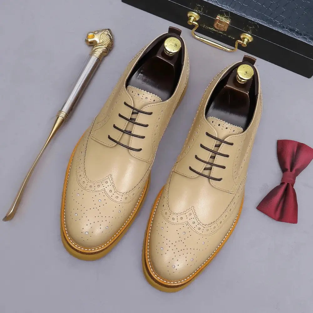 Sapato social Oxford Wingtip masculino premium com design brogue sofisticado e solado tratorado moderno