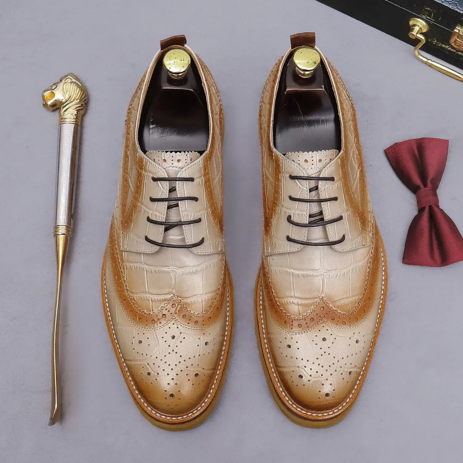 Sapato social Oxford Wingtip masculino premium com acabamento texturizado sofisticado e design clássico elegante