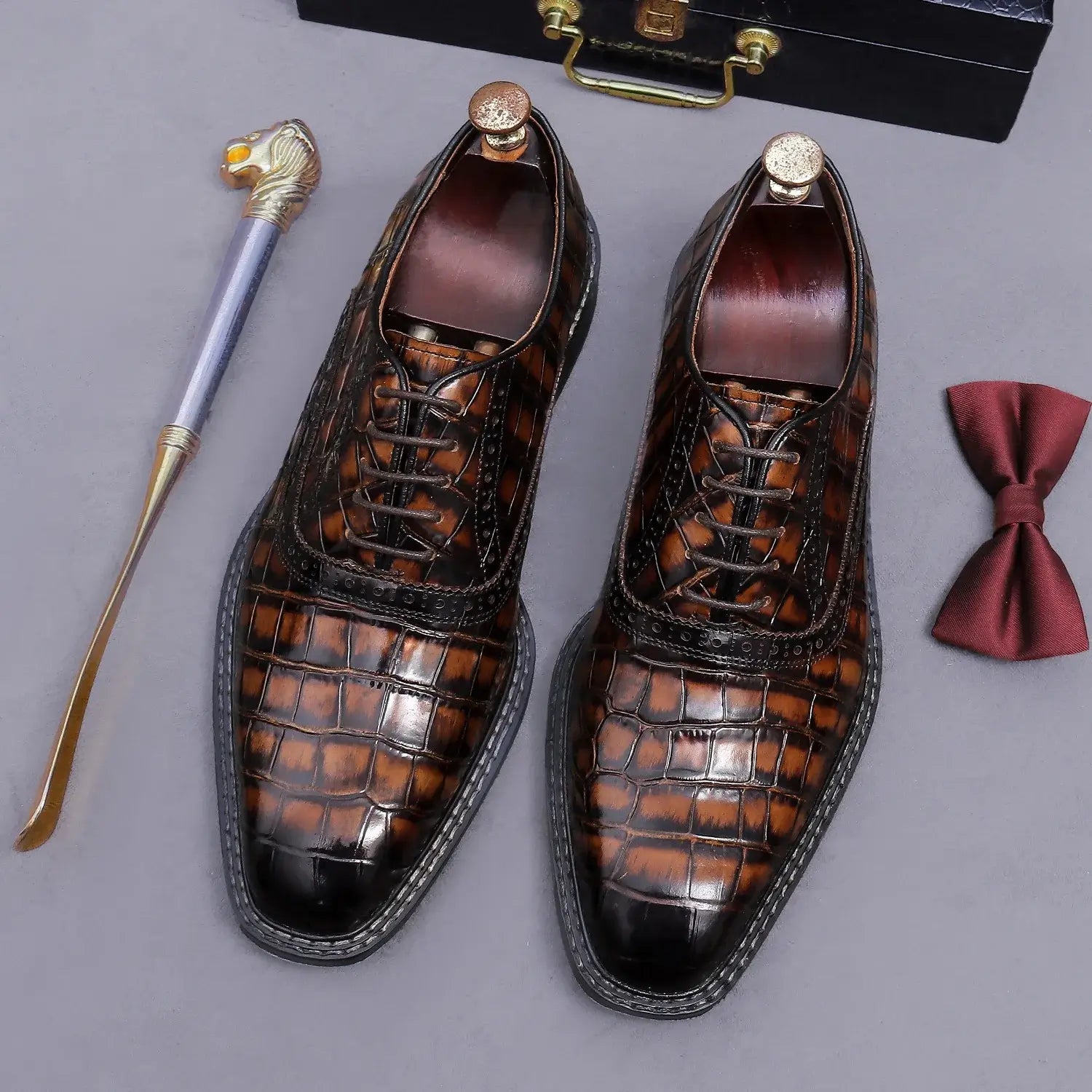 Sapato social Oxford Wingtip masculino premium com acabamento texturizado sofisticado e design elegante