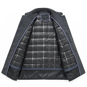 Sobretudo masculino cinza de lã premium com padrão xadrez discreto, forro térmico acolchoado removível e design elegante para inverno