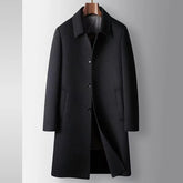 Sobretudo masculino de lã premium com fechamento frontal por botões, forro térmico removível e design elegante para inverno