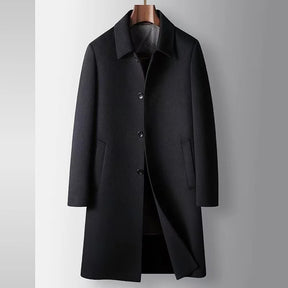 Sobretudo masculino de lã premium com fechamento frontal por botões, forro térmico removível e design elegante para inverno