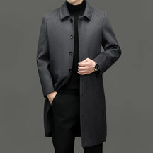 Sobretudo masculino de lã premium com fechamento frontal por botões e design elegante para inverno