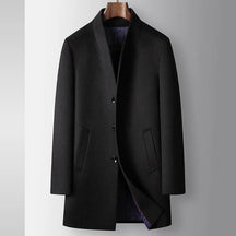 Sobretudo masculino de lã premium com gola estruturada moderna, fechamento frontal por botões e design executivo elegante