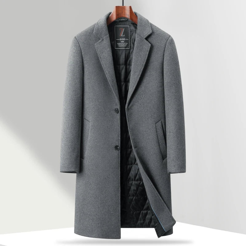 Sobretudo masculino cinza premium com forro térmico acolchoado, fechamento frontal por botões e design executivo elegante