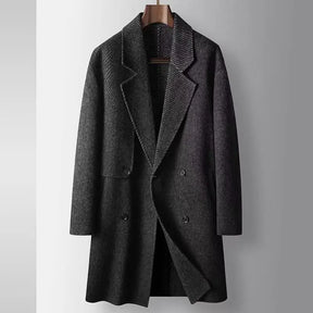 Sobretudo masculino de lã premium com fechamento transpassado duplo, lapela ampla e design elegante para inverno