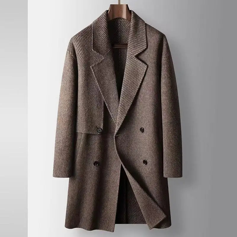 Sobretudo masculino de lã premium com fechamento transpassado duplo, lapela ampla e design elegante para inverno