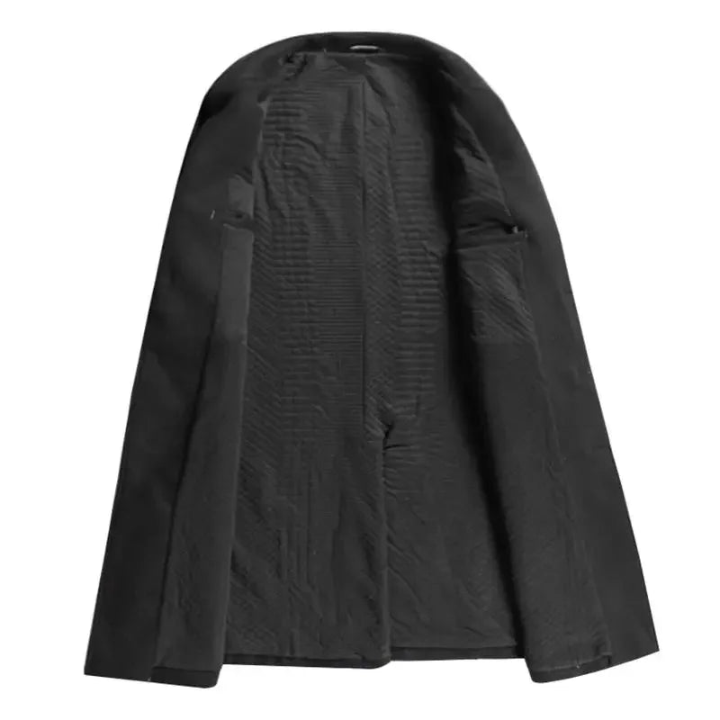 Sobretudo masculino extra alongado com design britânico sofisticado, fechamento frontal por botões e visual executivo elegante