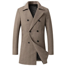 Sobretudo masculino bege com padronagem espinha de peixe, fechamento transpassado duplo e design clássico elegante para inverno